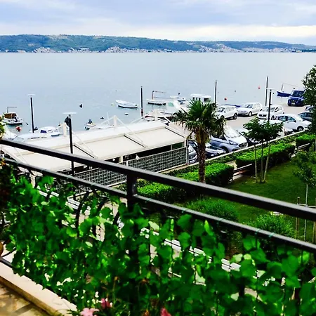 Nane * Kastela